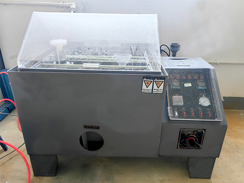 Salzsprühtestmaschine